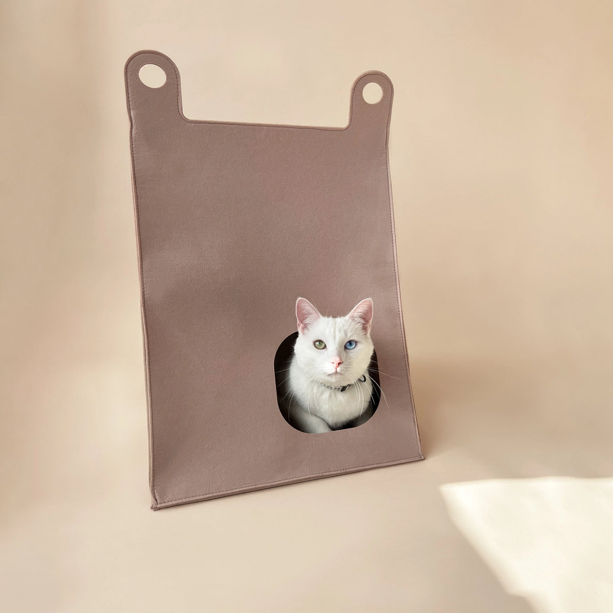 Minimalist Moka Felt Cat House