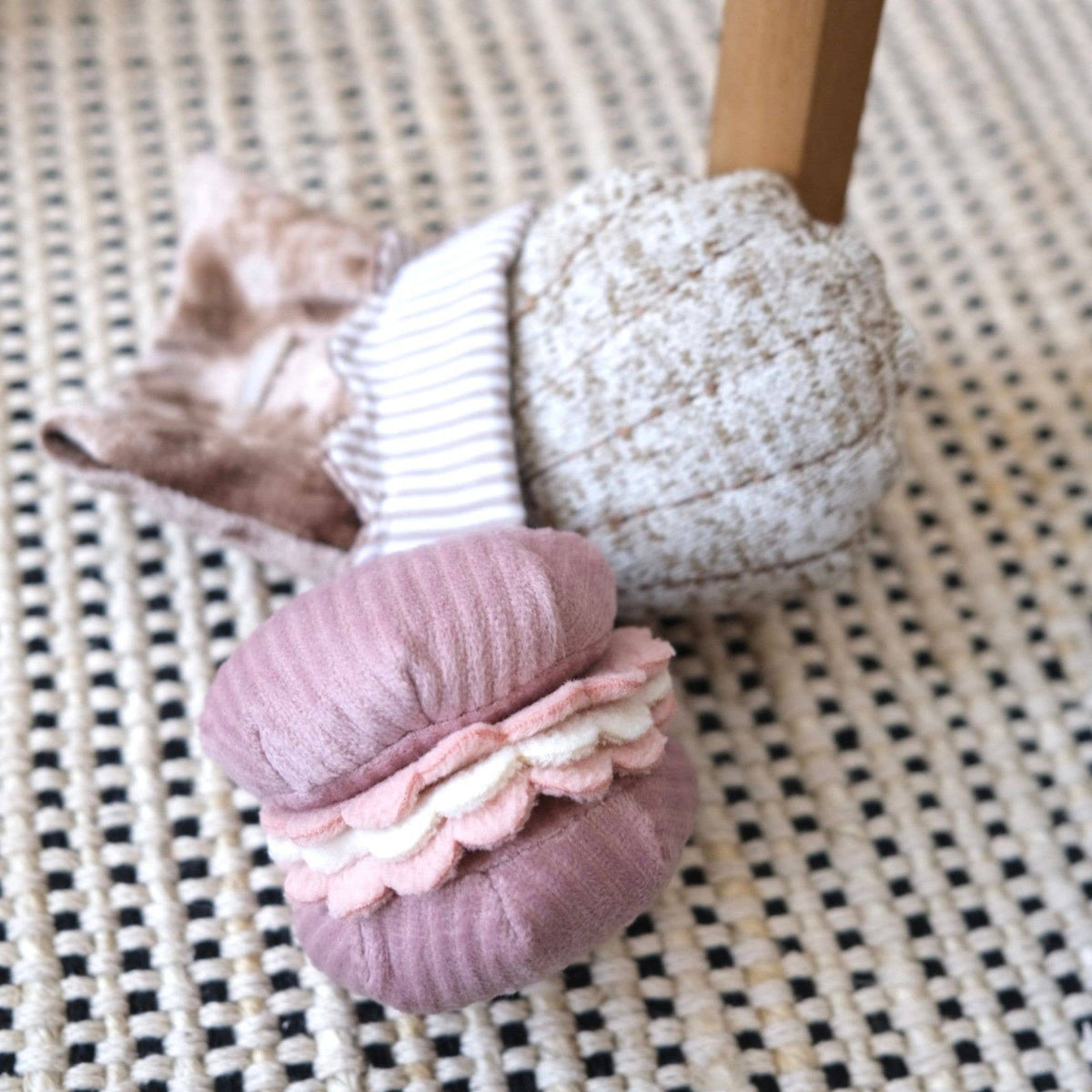 Petite Enrichment Snuffle Burrow Set Toy
